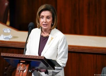 Pelosi’den Demokrat meclis kümesi liderliğine veda