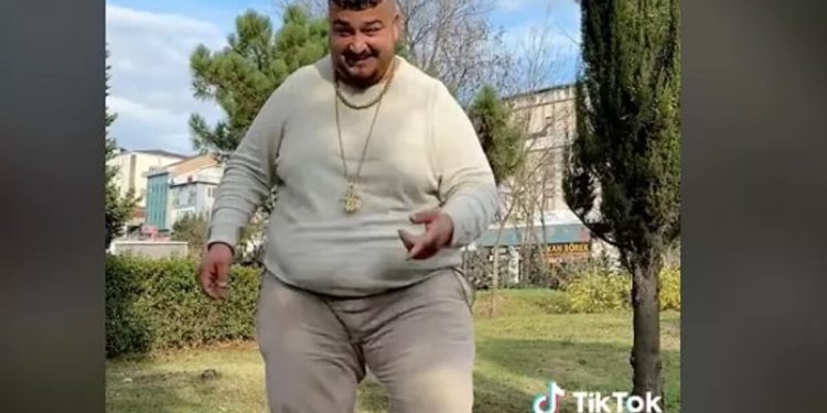 TikTok fenomeni Yasin Cengiz’in kil animasyonu olay oldu: “Göbek ritmi aynı”