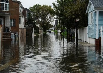 New York’ta şiddetli yağışlar sebebiyle fevkalâde hal ilan edildi